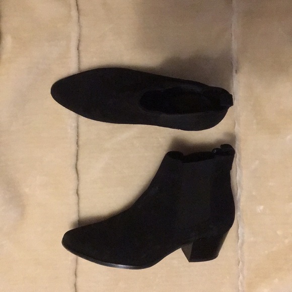 Pointy Suede Boots—Made In Spain🇪🇸 - Picture 3 of 4